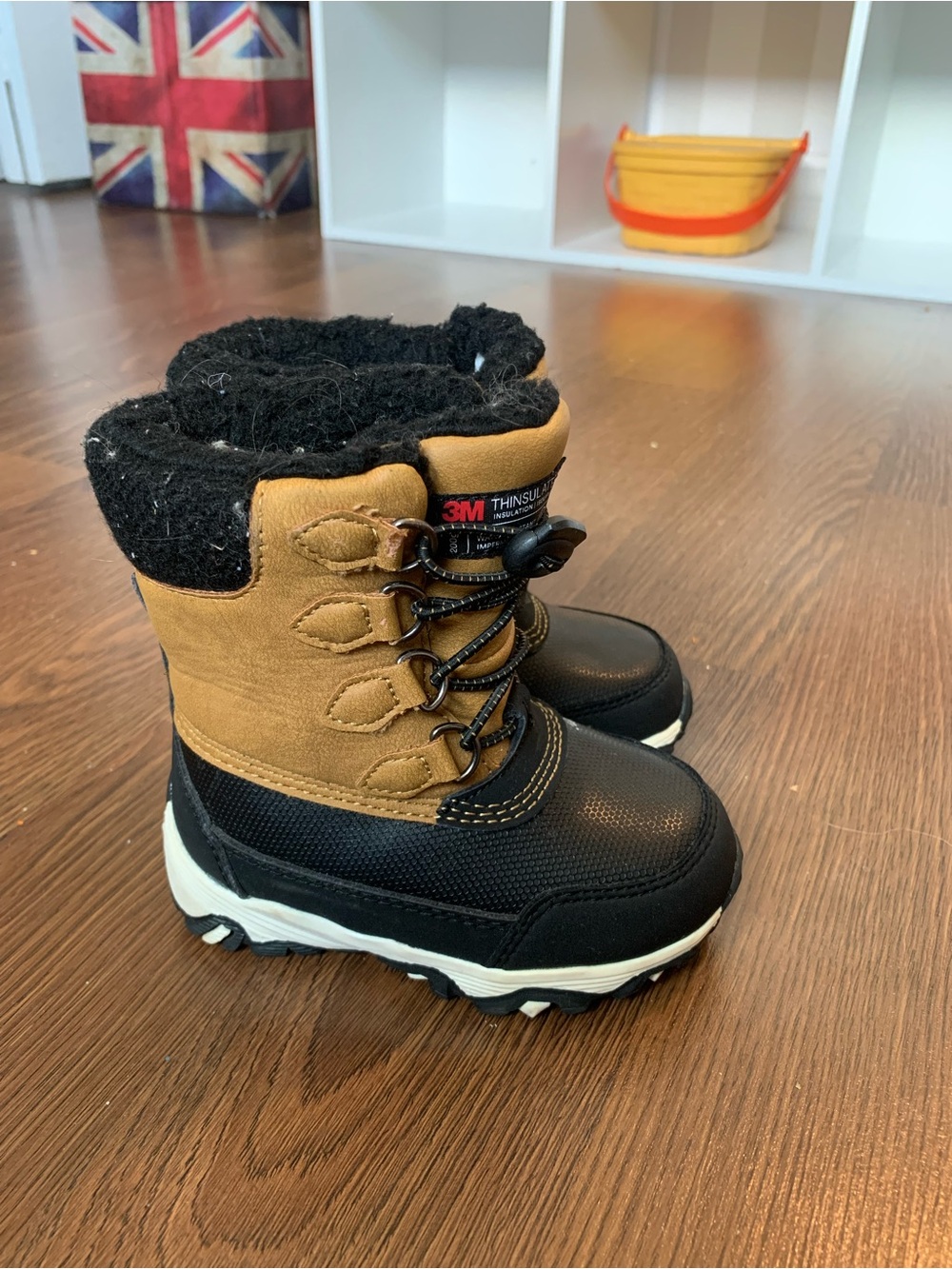 3M Thinsulate Kids Winter Boots in Black and Tan